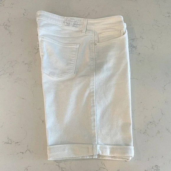 Levi's Strauss & Co. 5 Pocket Bermuda Cotton Blend Denim Shorts White Sz 30 - Picture 1 of 13
